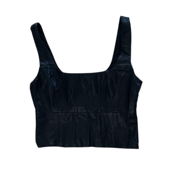 Lulus Tops - NWT Lulus black crop top, size small.